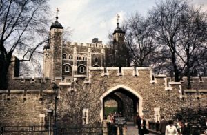 The Tower of London, the oldest fortress in Europe. A very impressive sight with the yeomen of the Guard, dressed in their funny red costumes.
