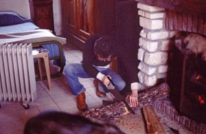 This must have been the only time we've seen Roberto working! Puppy's moving back is in the foreground.