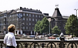 Der Theater am Schiffbauerdamm, founded by Berdholt Brecht – from a one-day visit to East Berlin in 1983. The sign at the top of the right-hand building says Berliner Ensemble.