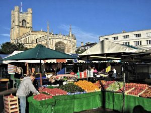 The market where Ken and I went on Saturdays. Cambridge University Church in the background. (Photo Wikipedia, Andrew Dunn)