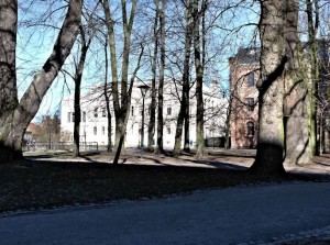 My only picture of the white university building, plus a piece of the very old King's building where i had some classes as well.