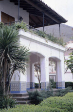 Probably my favorite among all the gorgeous villas on our walk south in Salta